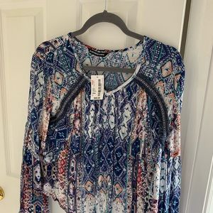 New with tags crop flowy op with flowy sleeves!